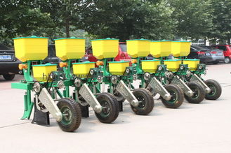 肥料、18hpトウモロコシの種プランターが付いている90kg/Muトウモロコシの種取り機機械