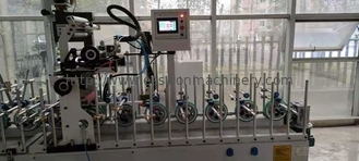 PurのアルミニウムWpc /upvc /pvcのための熱い溶解MDFの木製のプロフィールの包む機械
